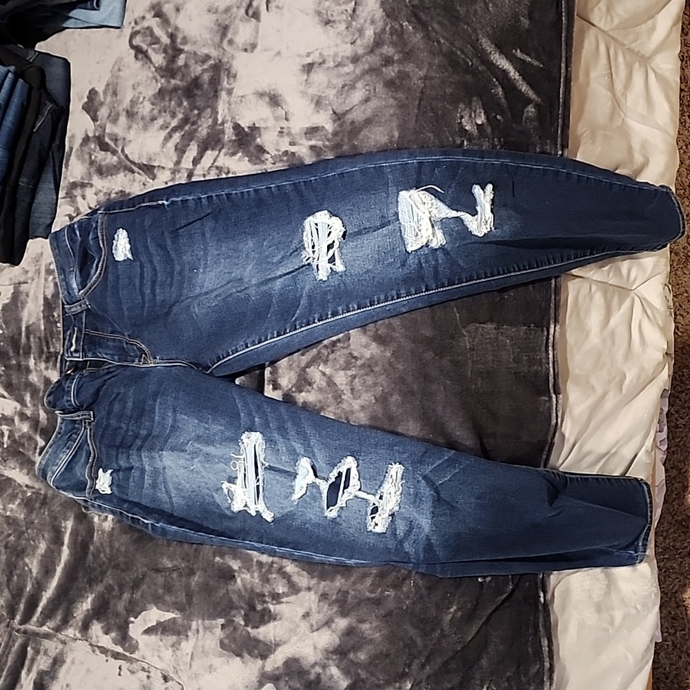 Maurices high rise skinny distressed with patches not holes size Small